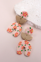 Load image into Gallery viewer, Peach Flower Clay Drop Earrings