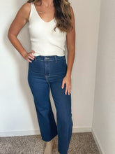 Load image into Gallery viewer, Annie Stretch High Rise Wide Leg Jeansl
