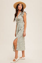 Load image into Gallery viewer, Ren Flutter Sleeve Floral Midi Dress
