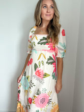 Load image into Gallery viewer, Carrie Floral Print Dress
