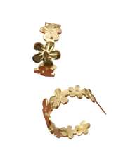 Load image into Gallery viewer, Daisy Flower Hoops
