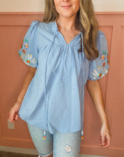 Load image into Gallery viewer, Flower Sleeve Puff Blouse
