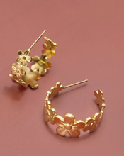 Load image into Gallery viewer, Daisy Flower Hoops
