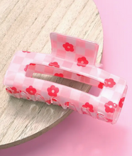 Load image into Gallery viewer, Daisy Checker Claw Clip
