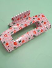 Load image into Gallery viewer, Large Floral Daisy Rose Petal Claw Clip
