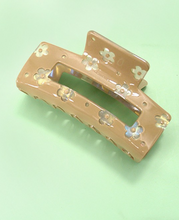 Load image into Gallery viewer, Luxe Cut Out Beige Daisy Claw Clip
